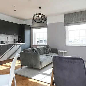 https://arlington-house-central-apartmant.tophotelsbath.com