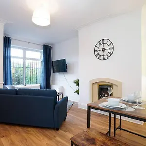 3 Bedroom With Free Parking Leeds (West Yorkshire)