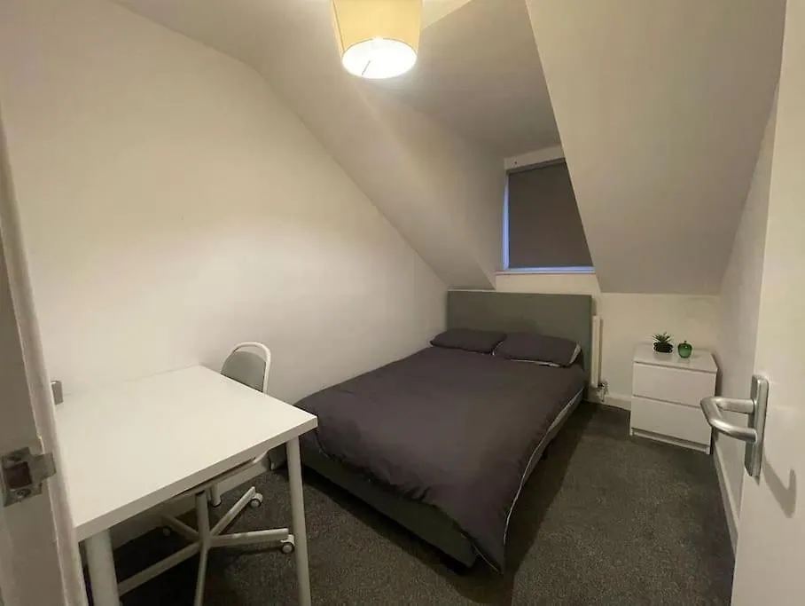 Old Listing Headingley Leeds Apartment Leeds  0*, Leeds (West Yorkshire)