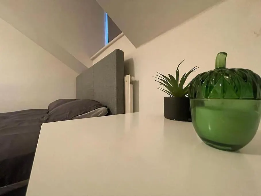 Old Listing Headingley Leeds Apartment Leeds  United Kingdom